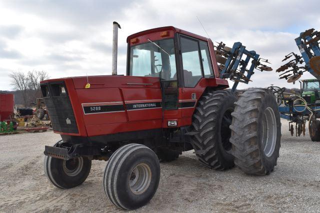 International 5288 Tractor, 1985