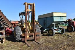 John Deere 482C Forklift