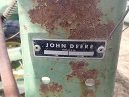 John Deere 694A Planter
