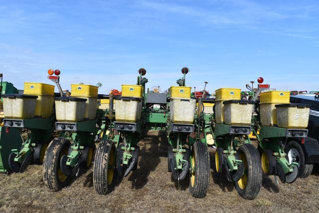 John Deere 7200 Planter