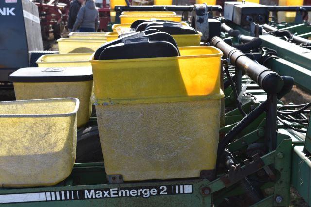 John Deere 7200 Planter