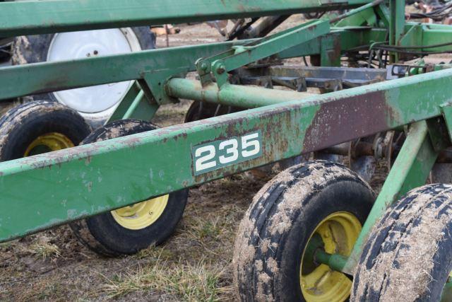 John Deere 235 Disc