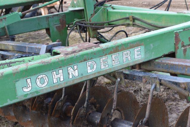 John Deere 235 Disc