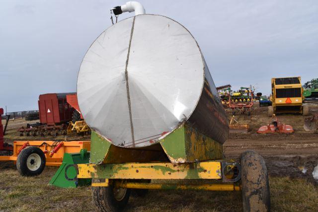 1000 Gallon Stainless Steel Tank on Trailer