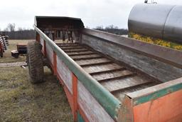 New Idea 216 Manure Spreader