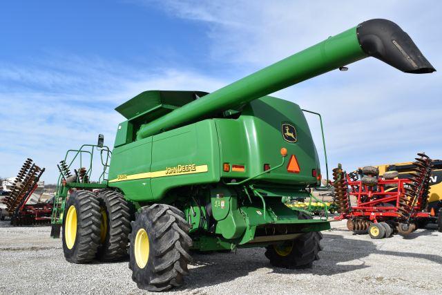 John Deere 9760 Combine, 2005