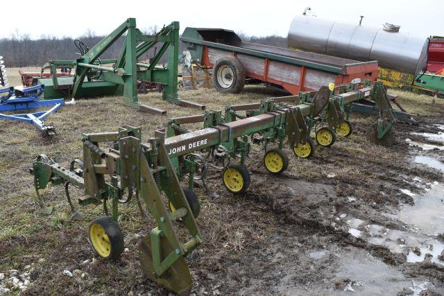 John Deere 825 Row Cultivator