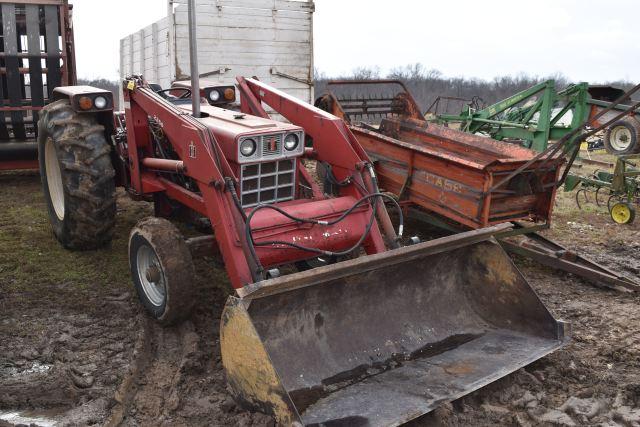 International 684 Tractor