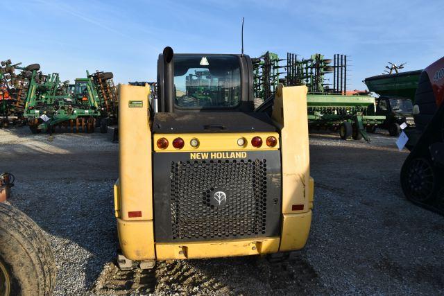 New Holland C227 Skidsteer