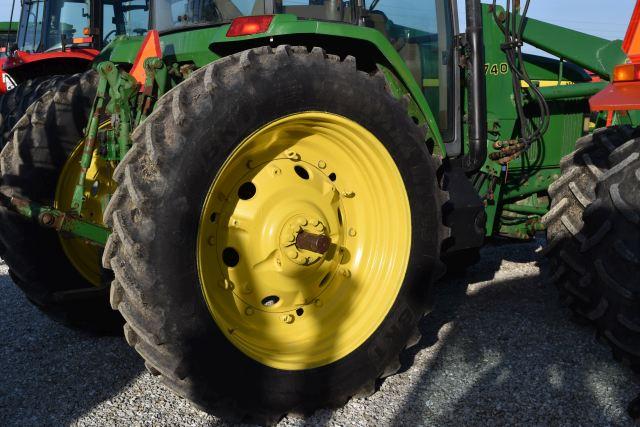 John Deere 7410 Loader Tractor