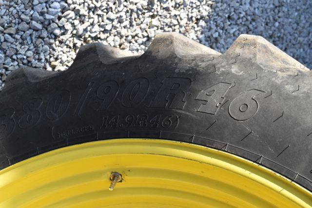 John Deere 7410 Loader Tractor