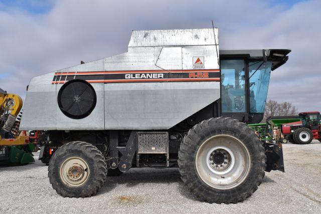 Gleaner R62 Combine, 1994