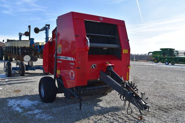 Massey Ferguson 1745 Baler, 2019