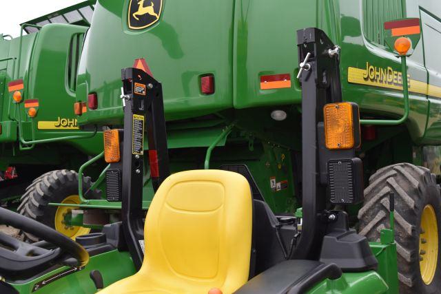 John Deere 3032E Tractor, 2022