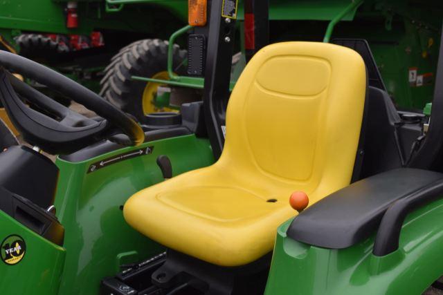 John Deere 3032E Tractor, 2022