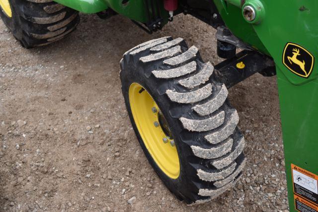 John Deere 3032E Tractor, 2022