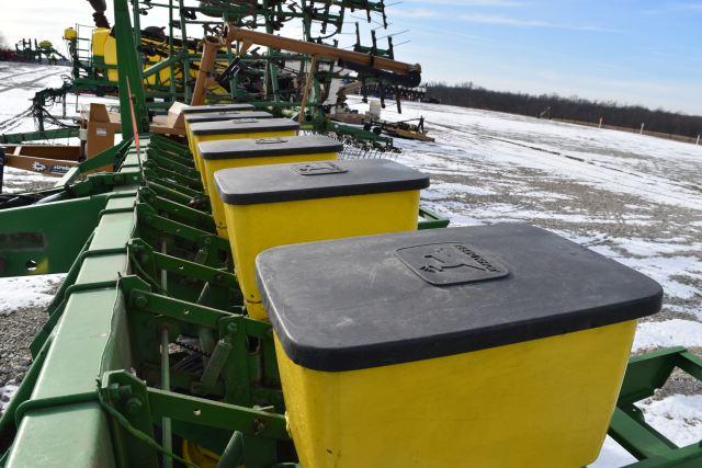 John Deere 7000 Planter