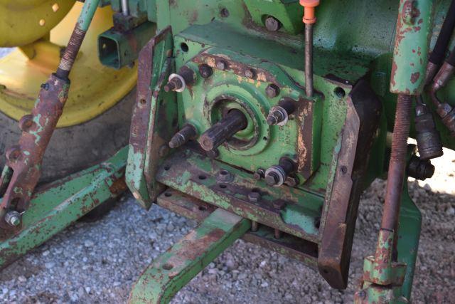 John Deere 2555 Tractor