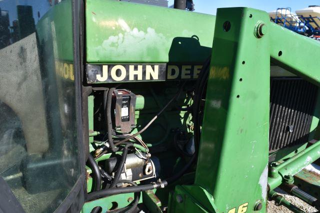 John Deere 2555 Tractor