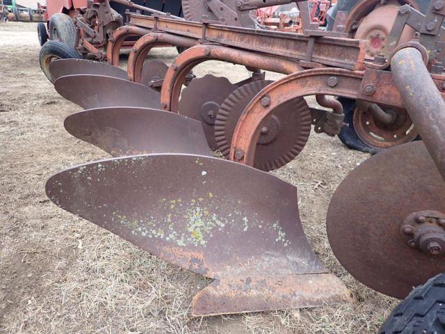 Pull Type 4 Bottom Plow