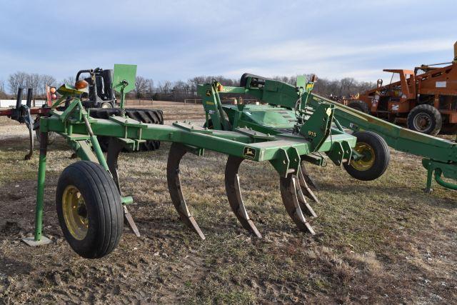 John Deere 915 V-Ripper