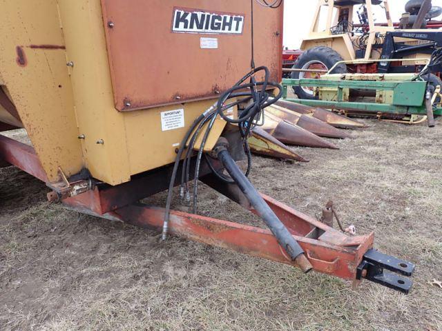 Knight 3300 Bale Grinder