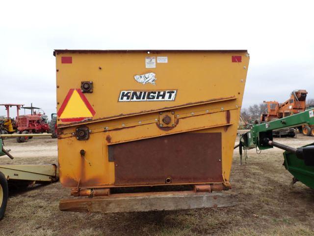 Knight 3300 Bale Grinder