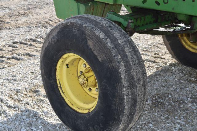 John Deere 4850 Tractor