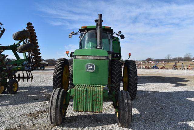 John Deere 4850 Tractor