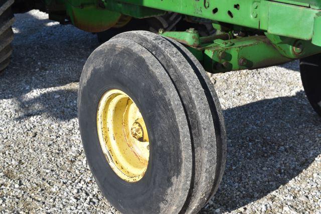 John Deere 4850 Tractor