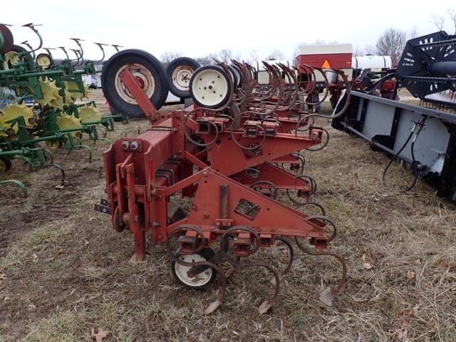 International 183 Cultivator