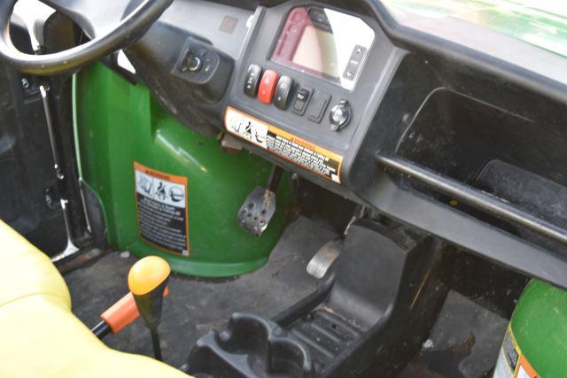 John Deere 855D Gator