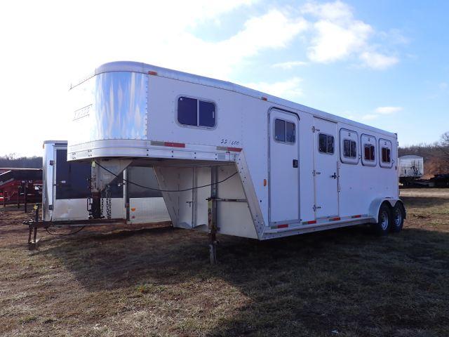 2001 Exxis Horse Trailer