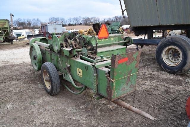 John Deere 24T Square Hay Baler