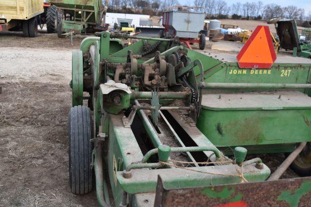 John Deere 24T Square Hay Baler