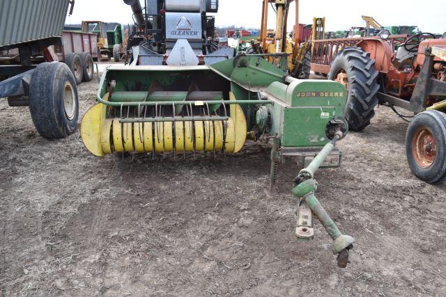 John Deere 24T Square Hay Baler