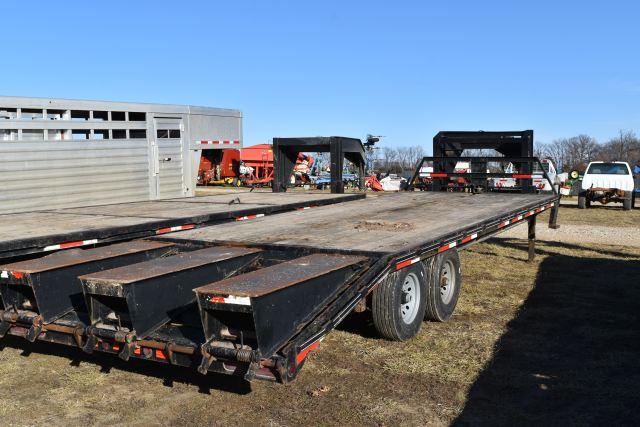 2009 Lonestar Gooseneck Flatbed Trailer