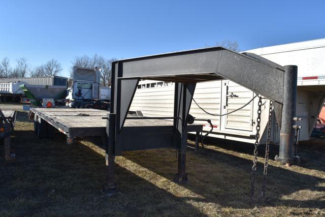 2000 Trailerman Gooseneck Trailer