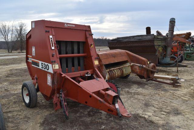 Hesston 530 Round Baler