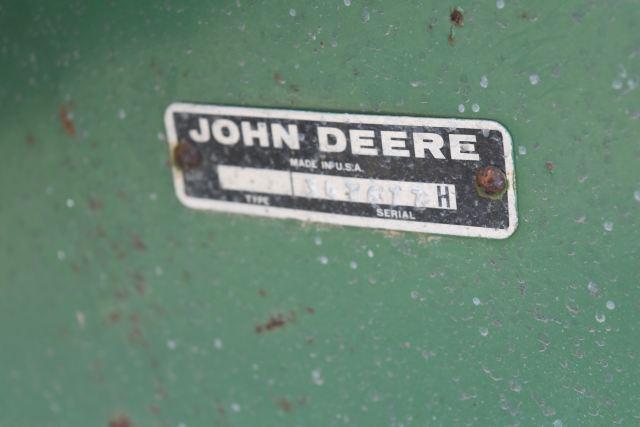 John Deere 853 Row Crop Head