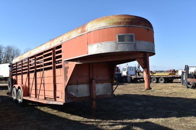 1979 Delta Livestock Trailer