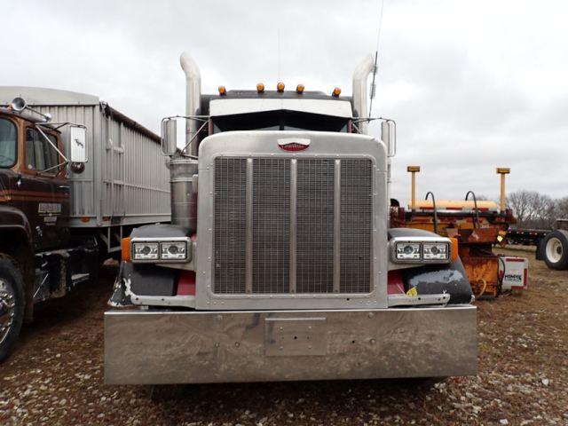 2000 Peterbilt 379 Semi