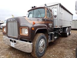 1968 Mack C600 Truck