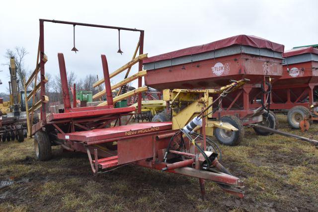 New Holland 1002 Bale Wagon