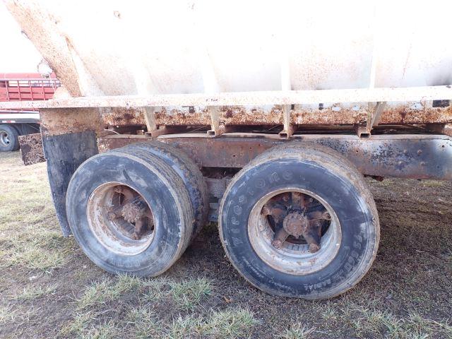 1975 Ford L800 Lime Truck