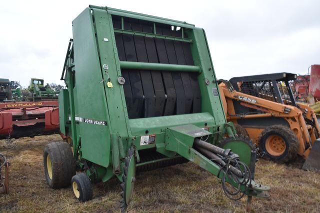 John Deere 535 Baler