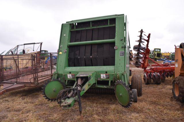 John Deere 535 Baler