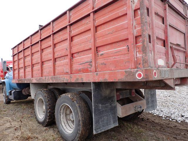 1979 GMC 7000 Grain Truck