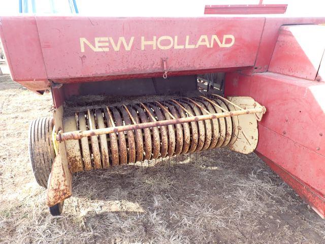 New Holland 276 Hayliner Square Baler