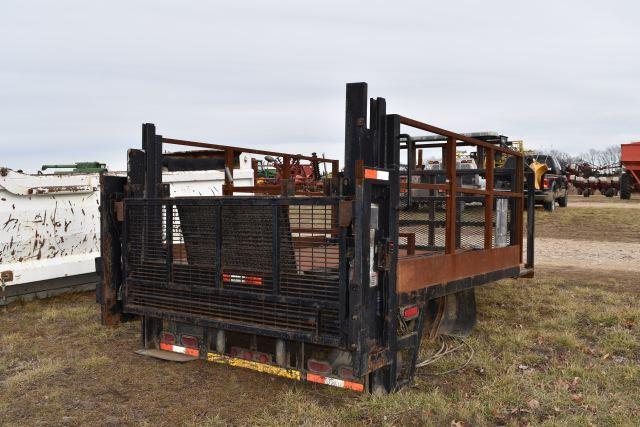 Flatbed w/ Hyd Lift